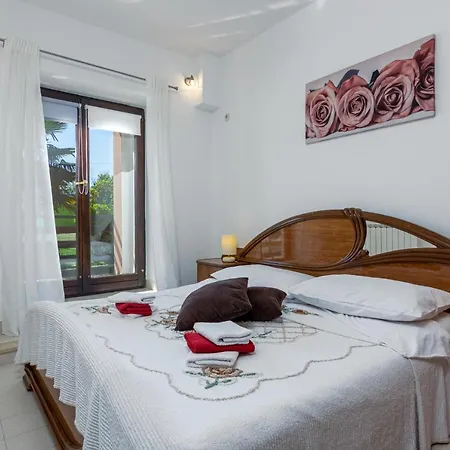 Appartement Family Friendly With A Swimming Pool Cepic, Istria - Sredisnja Istra - 11636 *