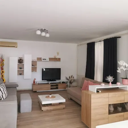 Apartment Family-friendly With Swimming Pool Cepic, Istria - Sredisnja Istra - 11636 *